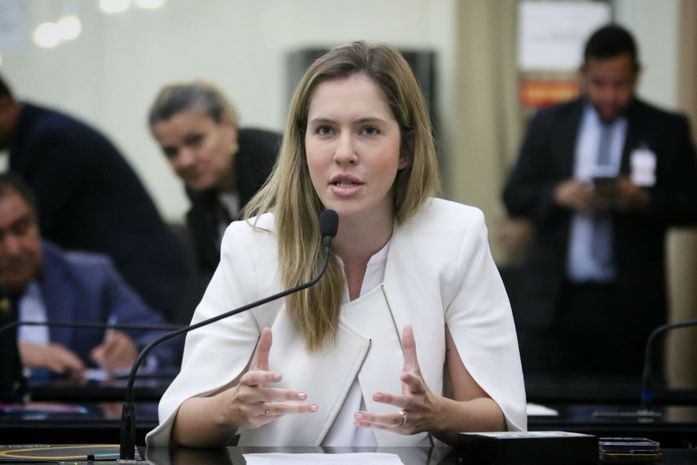 Deputada Cibele Moura