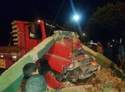 Caminhão invade e destrói praça em São Miguel dos Campos