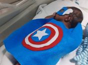 Hospital do Rio de Janeiro fantasia bebês em "bailinho de carnaval" na UTI