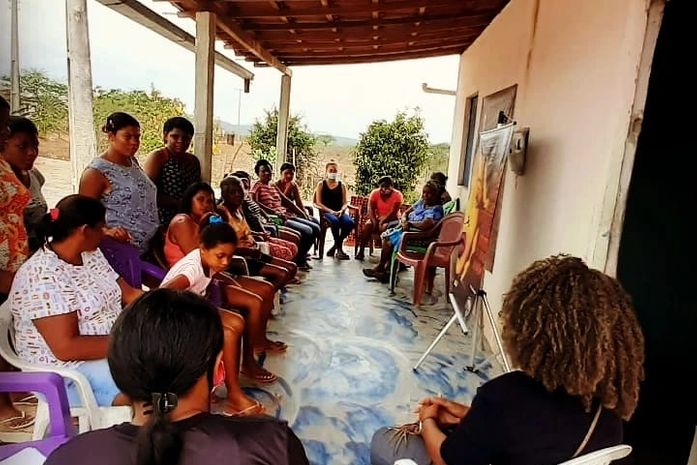 Instituto Raízes de Áfricas inicia, com o Coletivo Cultural Quilombos de Saias e Luta, uma série de oficinas preparatórias.