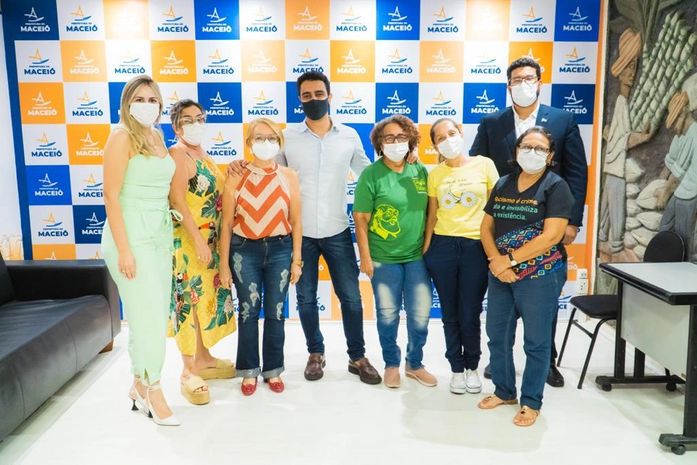 Prefeito JHC anuncia pagamento do “rateio da Educação” para servidores municipais