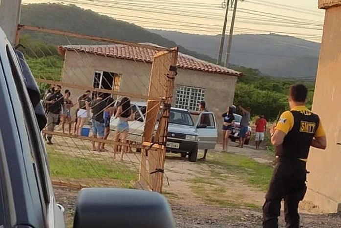 Ação integrada da policia flagra festa clandestina em Água Branca com aglomeração