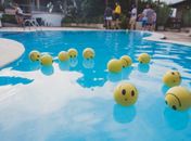 Pool Party anima aniversário de 3 anos da Festa SANTA neste sábado (15)