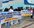 Protesto de alunos pede novo concurso para professores no curso de medicina da UNCISAL