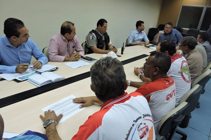 Pesquisa revela redução de 55.9% no número de assaltos a ônibus