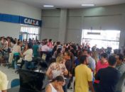 Servidores ocupam sede da prefeitura de Arapiraca