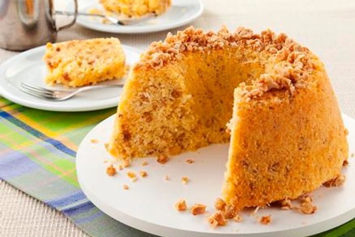 Bolo de Fubá com amendoim