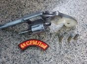 Polícia prende suspeitos de roubo de carro e porte ilegal de armas em Capela