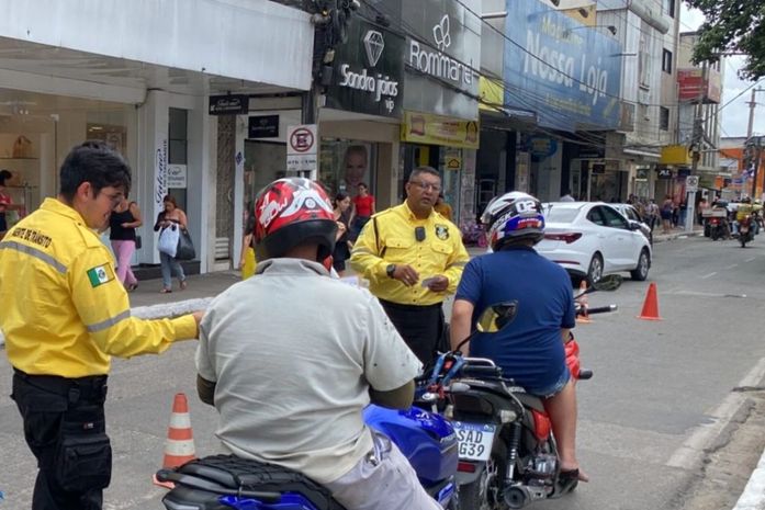 Blitz educativa flagra motociclistas inabilitados no centro de Arapiraca