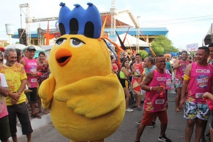 Pinto da Madrugada abre-alas no Folia de Rua de Arapiraca