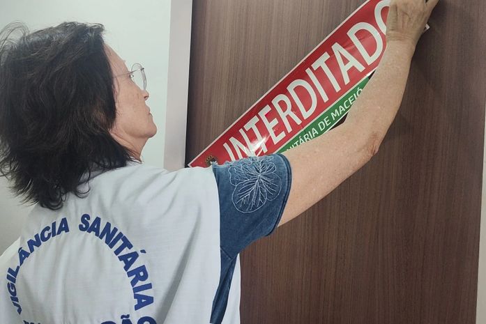 Risco à saúde pública: posto de coleta laboratorial é interditado pela Vigilância Sanitária, em Maceió