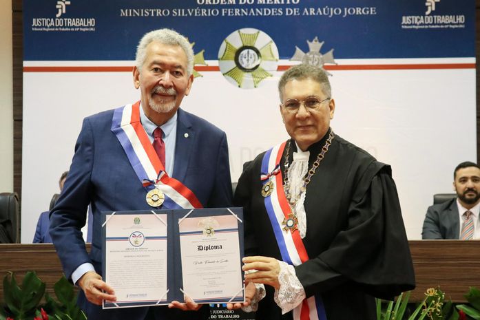 Deputado Paulão recebe a mais alta comenda do TRT/AL