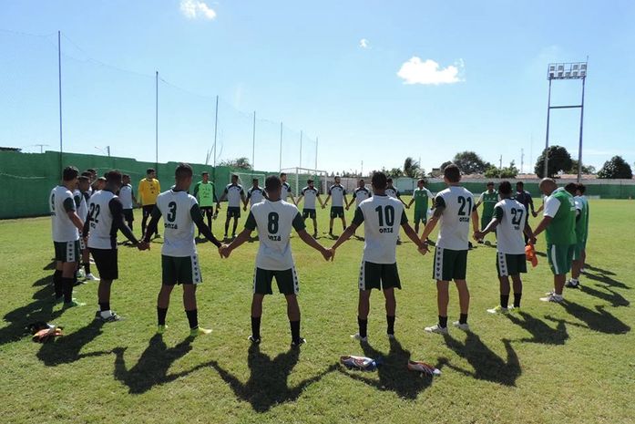 Elenco do Coruripe se reapresenta pensando na estreia contra o Murici