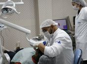 Projeto que eleva piso de médicos e dentistas para R$ 13,6 mil avança no Senado