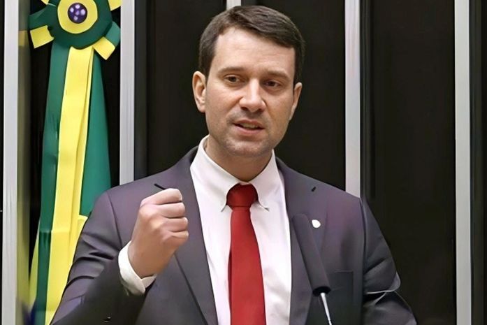 Deputado Daniel Barbosa é elogiado por defender a democracia em meio a julgamento no STF