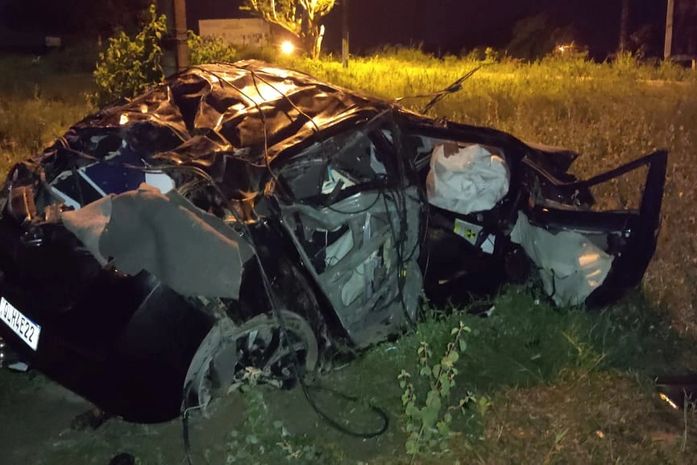 Motorista é arremessado de veículo após perder controle e capotar na AL-130