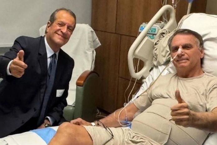 Bolsonaro usa UTI hospitalar como comitê eleitoral – e defende a trama golpista