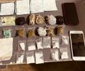 Homem é preso com drogas e comprovantes bancários de R$ 38 mil ligados ao tráfico no Litoral Norte