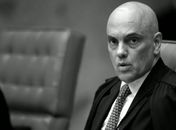 Um juiz contra um império