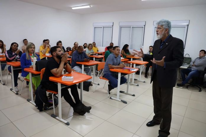 Associações comunitárias de Arapiraca recebem capacitação sobre serviços digitais da Ouvidoria do MPAL