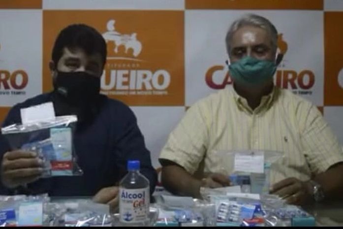 Prefeito de Cajueiro e médico anunciam a distribuição de remédios