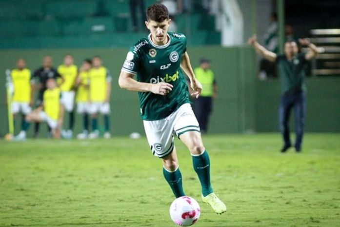 Em fim de contrato com o Goiás, lateral ex-ASA e CRB deverá reforçar o Corinthians