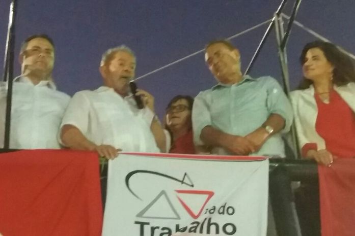 Video: Lula troca o nome de Penedo por Toledo ao chegar em Alagoas