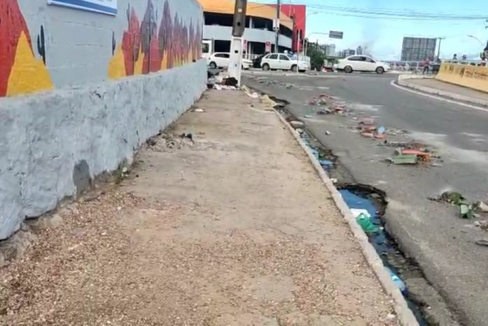 Ponto de lixo revitalizado no Jacintinho sofre novo vandalismo