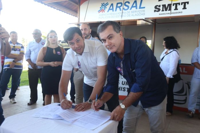 Marechal 428 anos: Prefeito Cacau inaugura sede da ARSAL no município e acompanha adesivação de táxis deodorenses