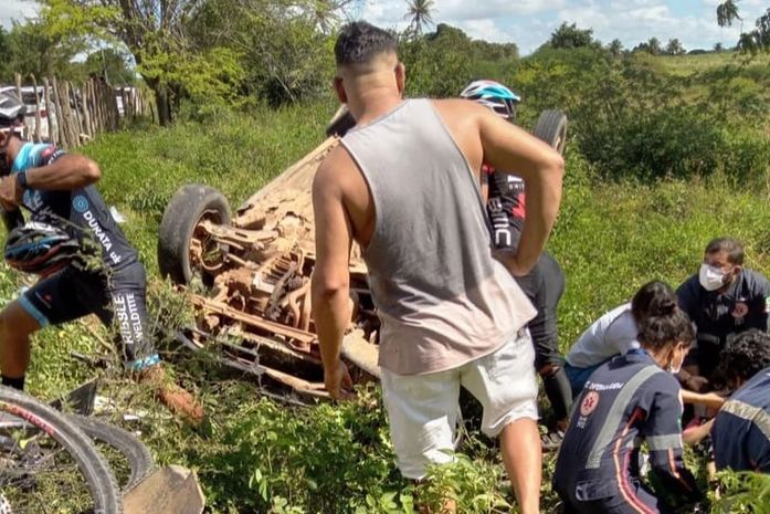 Ciclistas são atropelados por veículo na AL-115, zona rural de Arapiraca; cinco ficaram feridos