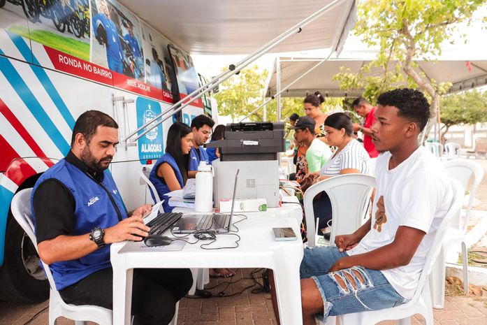 Ônibus da Seprev leva serviços essenciais à população de Delmiro Gouveia a partir desta quinta (8)