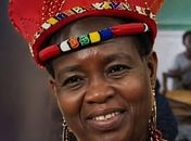 Theresa Kachindamoto é conhecida como a Exterminadora de Casamento