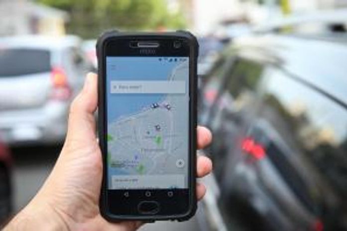 Votação que regulamenta aplicativos de transporte é adiada para esta quarta-feira (28)