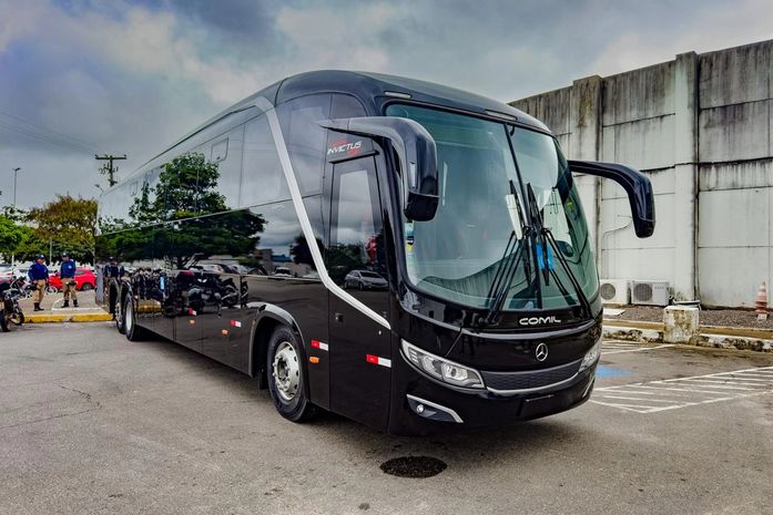 Luciano entrega ônibus zero km à direção do ASA avaliado em R$ 1,7 milhão