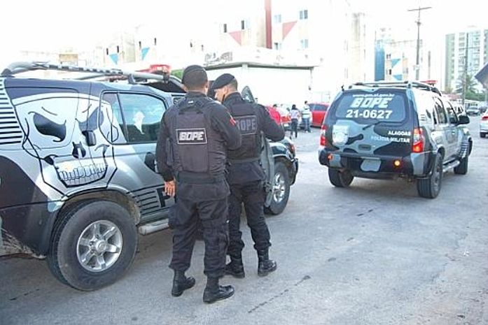 Assaltantes invadem residência roubam e torturam família em Arapiraca