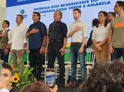 Bolsonaro e apoiadores durante evento