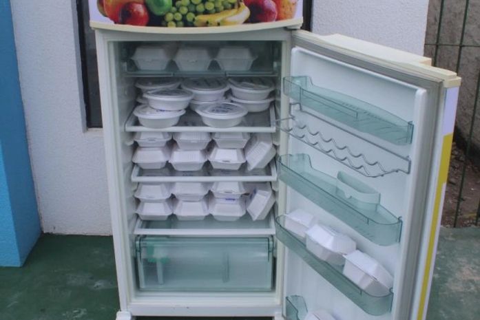 Geladeira Solidária implantada pela Arquidiocese