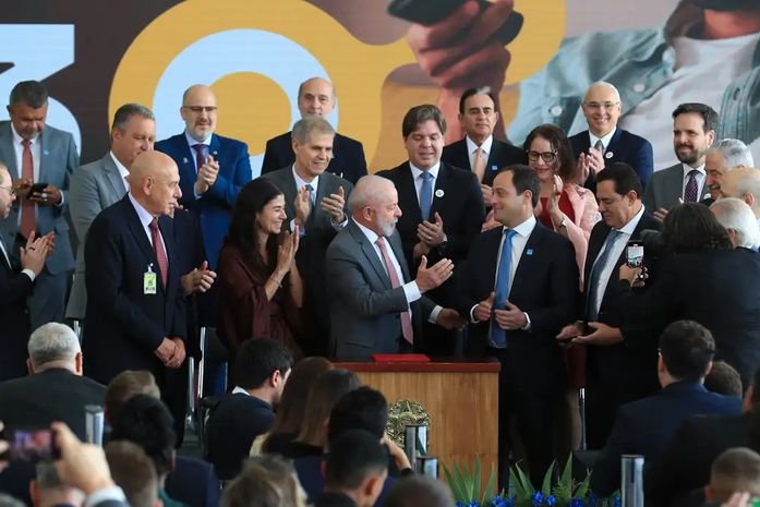 Lula assina decreto da TV 3.0; novo sistema deve começar em 2026