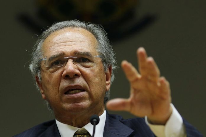 Guedes: alta da inflação fará salário mínimo ficar acima de R$ 1.031