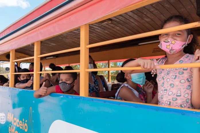 Crianças e adolescentes poderão procurar os pontos de vacina inclusive no domingo