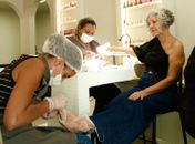 Janeiro Branco: autocuidado e estética ganham espaço como aliados da saúde mental

