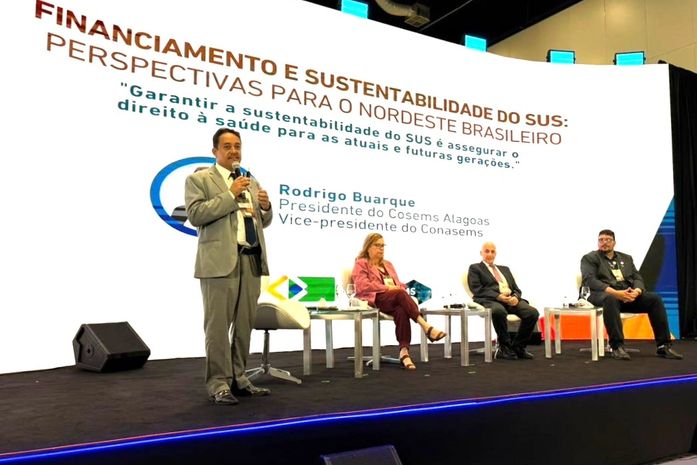 Rodrigo Buarque destaca desafios do financiamento e da execução do SUS durante Grande Mesa da Saúde no CONGOV Brasil 2026