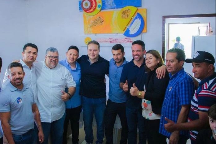 Prefeito de Minador do Negrão confirma apoio à Collor, mas filho e vereadores aparecem ao lado de Dantas