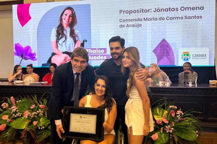 Thaise Guedes é homenageada com comenda concedida pela Câmara de Maceió