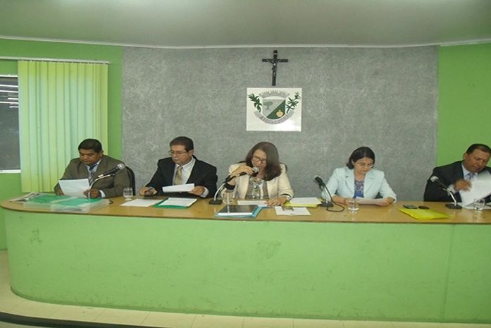 Mesa Diretora da Câmara: Moisés Machado, Melquisedec, Graça, Gilvania Barros e Fabiano Leão