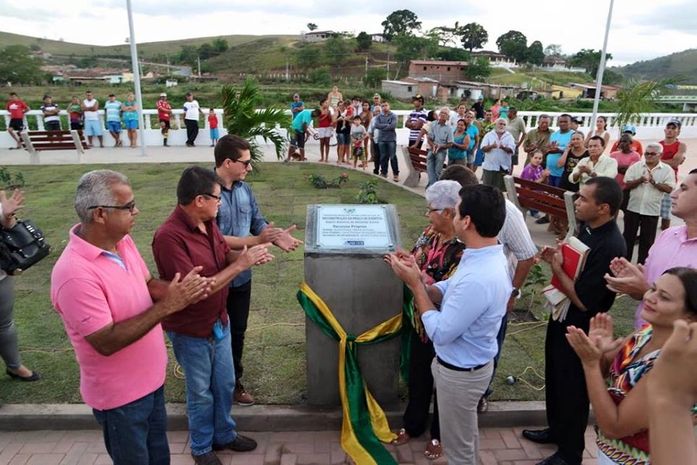 Prefeitura de São José da Laje inaugura praça de eventos