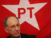 Rui Falcão: Delcídio não é guerreiro do povo brasileiro