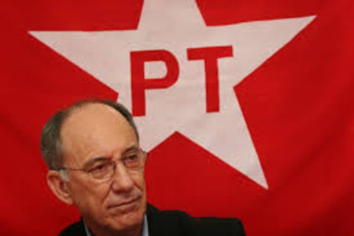 Rui Falcão: Delcídio não é guerreiro do povo brasileiro