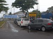 Motoristas fecham a entrada do Porto