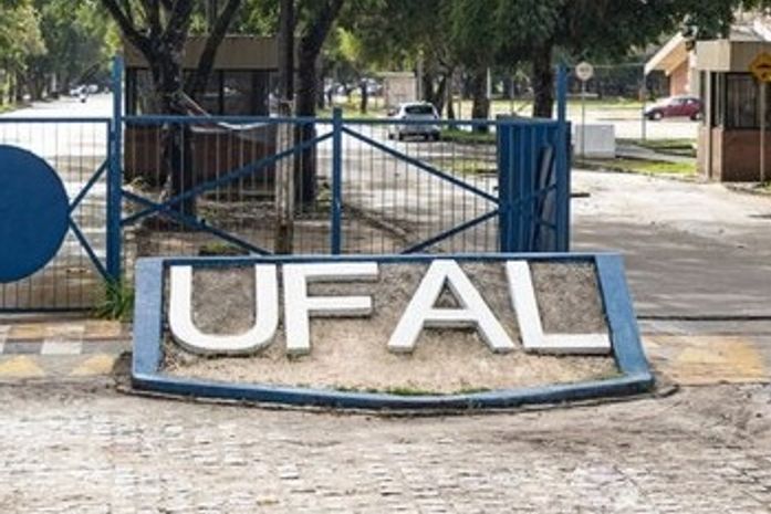 UFAL abre concurso para professor com 71 vagas e salários de até R$ 10 mil